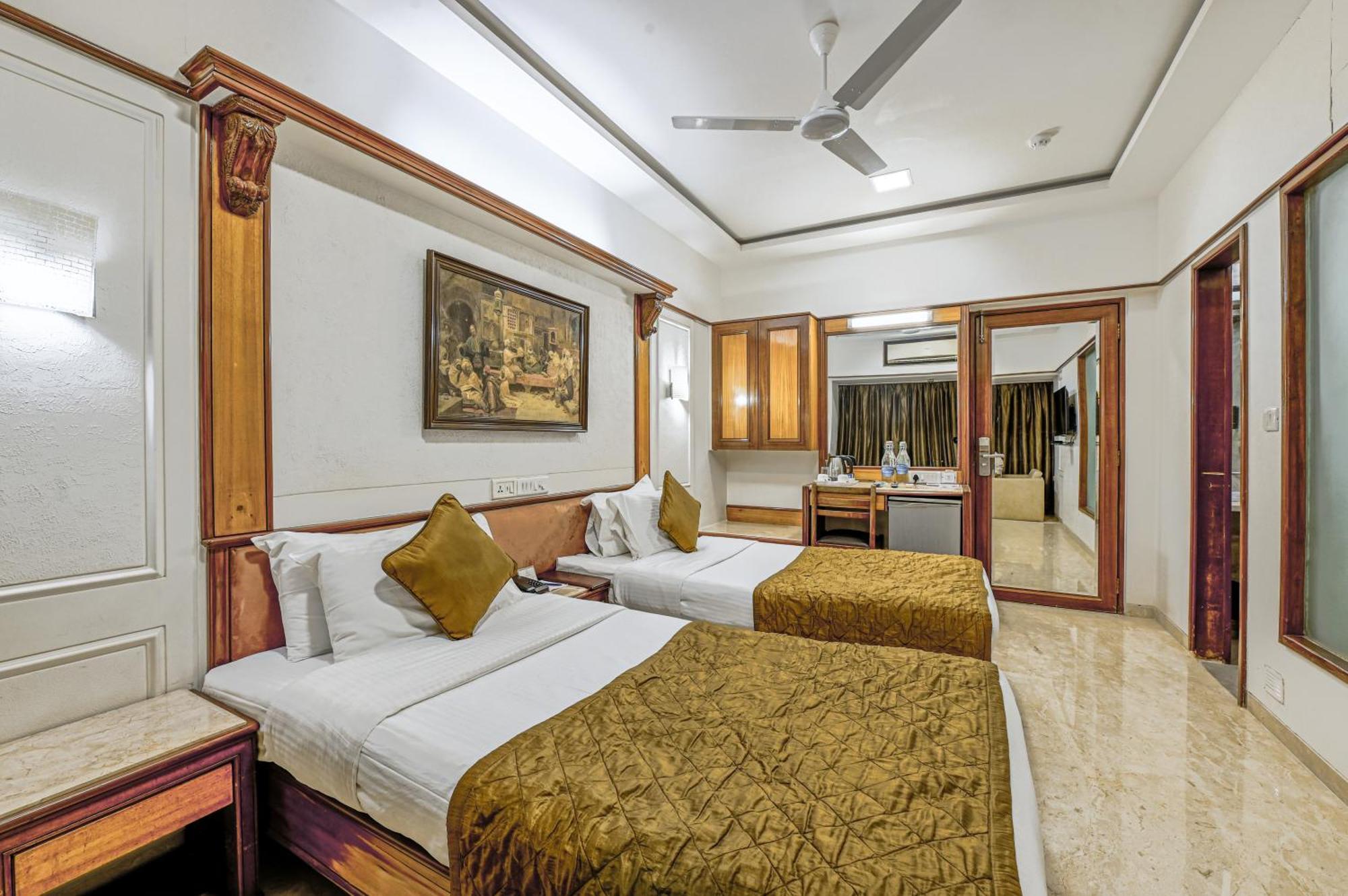 Hotel Regal Enclave Mumbai Exterior foto