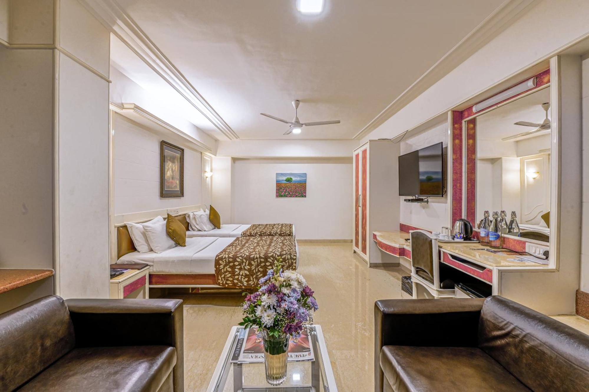 Hotel Regal Enclave Mumbai Exterior foto
